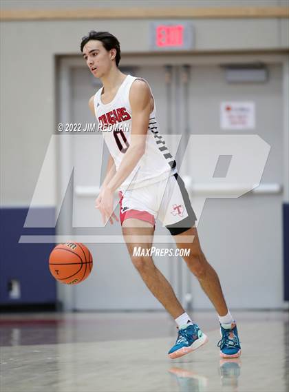 Thumbnail 1 in Pasadena Memorial vs Tomball (McDonald's Texas Invitational) photogallery.