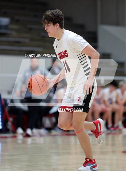 Thumbnail 1 in Pasadena Memorial vs Tomball (McDonald's Texas Invitational) photogallery.