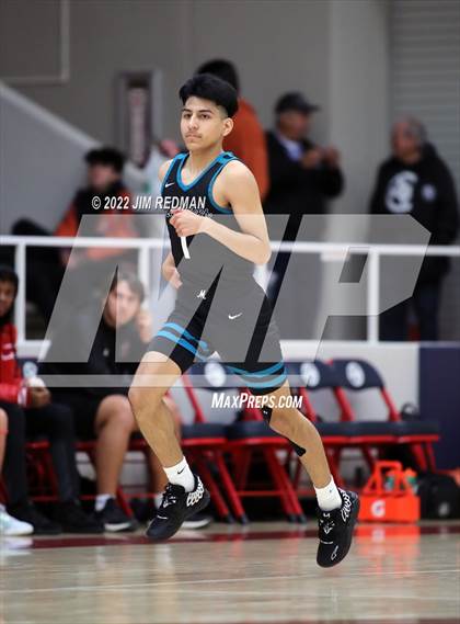 Thumbnail 2 in Pasadena Memorial vs Tomball (McDonald's Texas Invitational) photogallery.