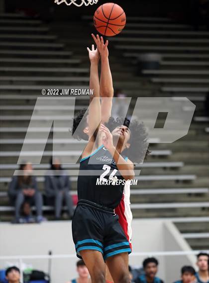 Thumbnail 1 in Pasadena Memorial vs Tomball (McDonald's Texas Invitational) photogallery.