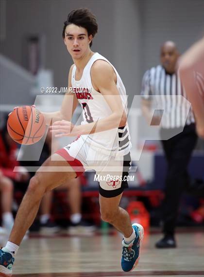 Thumbnail 2 in Pasadena Memorial vs Tomball (McDonald's Texas Invitational) photogallery.
