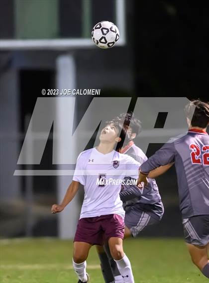 Thumbnail 3 in Lee vs Marshall photogallery.