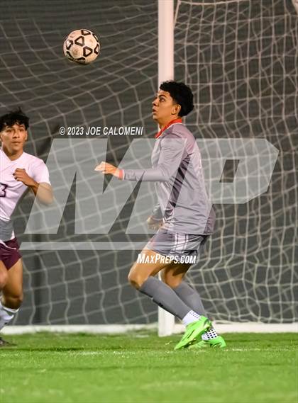 Thumbnail 3 in Lee vs Marshall photogallery.
