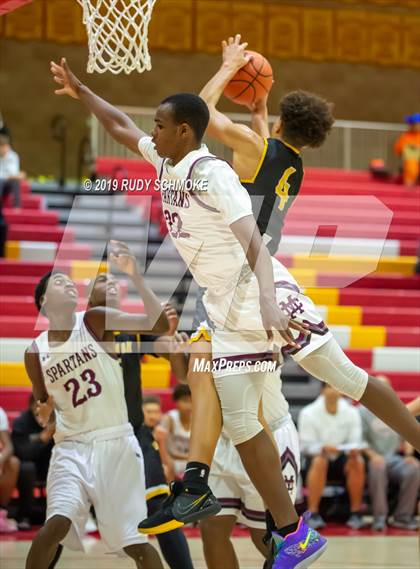 Thumbnail 1 in Cimarron-Memorial vs Mission Bay (Torrey Pines Holiday Classic)  photogallery.