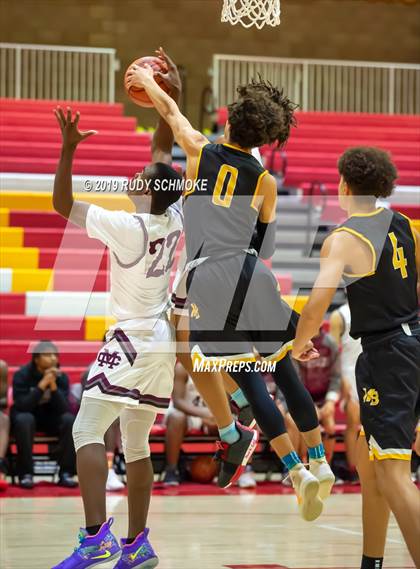 Thumbnail 3 in Cimarron-Memorial vs Mission Bay (Torrey Pines Holiday Classic)  photogallery.