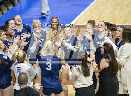 Thumbnail 2 in Valor Christian vs Pine Creek (CHSAA 5A Semifinal) photogallery.