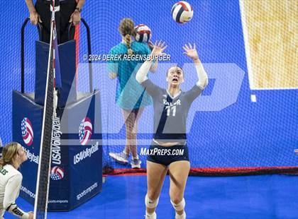 Thumbnail 1 in Valor Christian vs Pine Creek (CHSAA 5A Semifinal) photogallery.