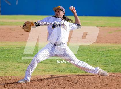 Thumbnail 3 in Muir @ Burbank photogallery.
