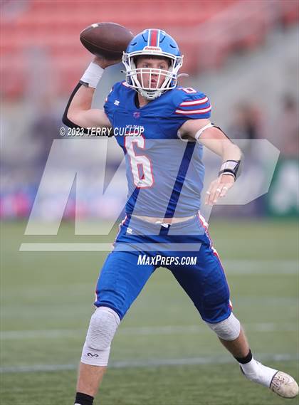 Thumbnail 3 in Canyon View vs. Richfield (UHSAA 3A Semifinal) photogallery.