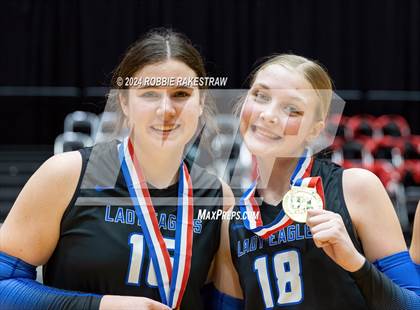 Thumbnail 1 in Bellville vs. Decatur (UIL 4A Volleyball Division I Final Medal Ceremony) photogallery.