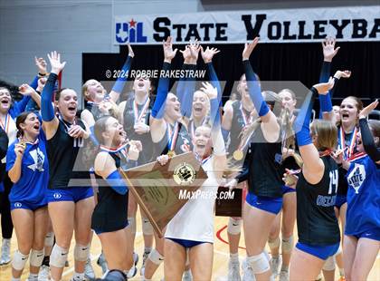 Thumbnail 2 in Bellville vs. Decatur (UIL 4A Volleyball Division I Final Medal Ceremony) photogallery.