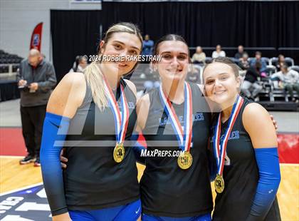 Thumbnail 3 in Bellville vs. Decatur (UIL 4A Volleyball Division I Final Medal Ceremony) photogallery.