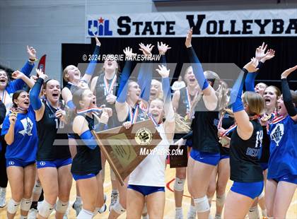 Thumbnail 1 in Bellville vs. Decatur (UIL 4A Volleyball Division I Final Medal Ceremony) photogallery.