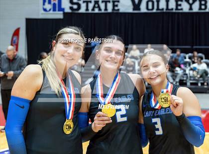 Thumbnail 1 in Bellville vs. Decatur (UIL 4A Volleyball Division I Final Medal Ceremony) photogallery.