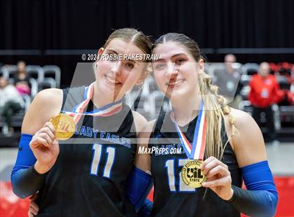 Thumbnail 2 in Bellville vs. Decatur (UIL 4A Volleyball Division I Final Medal Ceremony) photogallery.