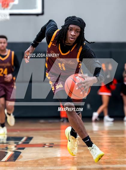 Thumbnail 2 in McDonogh 35 @ Catholic (LHSAA Division 1 Select Round 2) photogallery.