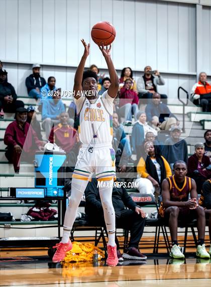 Thumbnail 2 in McDonogh 35 @ Catholic (LHSAA Division 1 Select Round 2) photogallery.