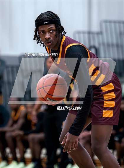Thumbnail 2 in McDonogh 35 @ Catholic (LHSAA Division 1 Select Round 2) photogallery.