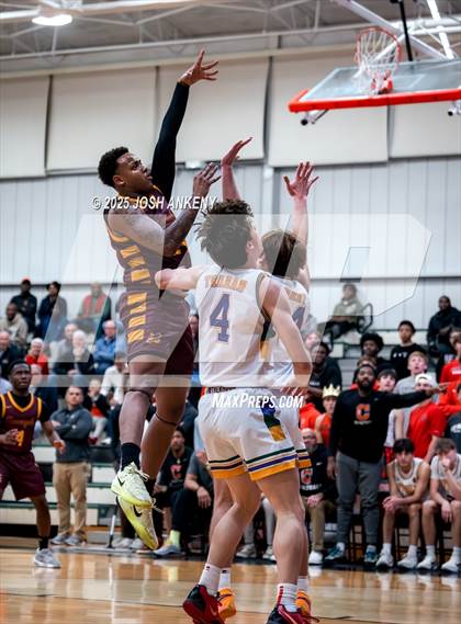 Thumbnail 1 in McDonogh 35 @ Catholic (LHSAA Division 1 Select Round 2) photogallery.