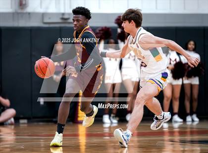 Thumbnail 2 in McDonogh 35 @ Catholic (LHSAA Division 1 Select Round 2) photogallery.