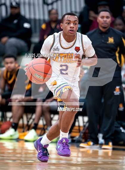 Thumbnail 2 in McDonogh 35 @ Catholic (LHSAA Division 1 Select Round 2) photogallery.
