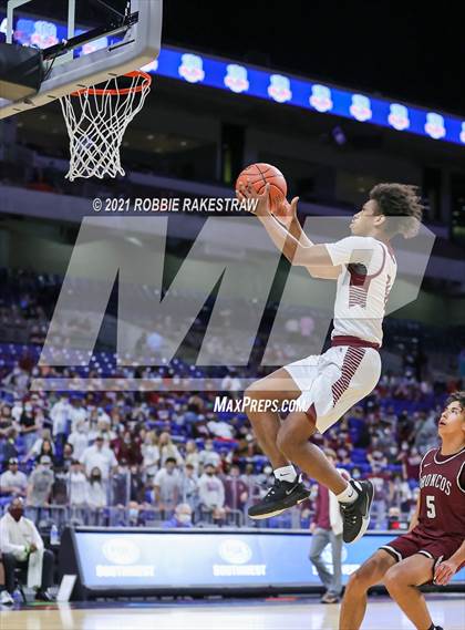 Thumbnail 3 in Grapeland vs. Clarendon (UIL 2A State Championship) photogallery.