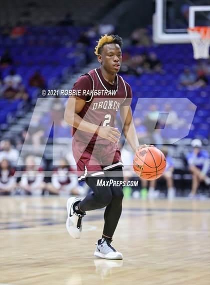 Thumbnail 3 in Grapeland vs. Clarendon (UIL 2A State Championship) photogallery.