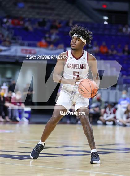 Thumbnail 3 in Grapeland vs. Clarendon (UIL 2A State Championship) photogallery.