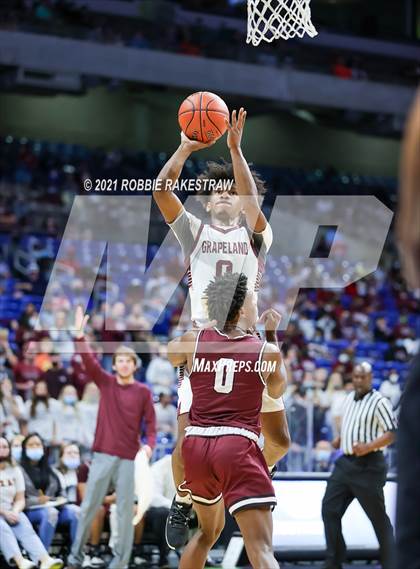 Thumbnail 3 in Grapeland vs. Clarendon (UIL 2A State Championship) photogallery.