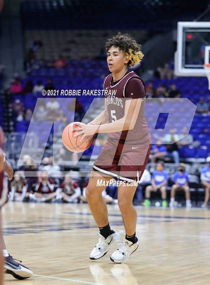 Thumbnail 3 in Grapeland vs. Clarendon (UIL 2A State Championship) photogallery.