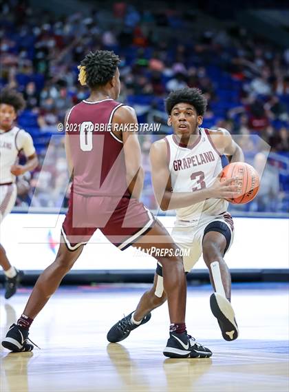 Thumbnail 2 in Grapeland vs. Clarendon (UIL 2A State Championship) photogallery.