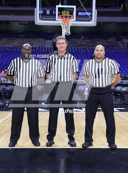 Thumbnail 1 in Grapeland vs. Clarendon (UIL 2A State Championship) photogallery.