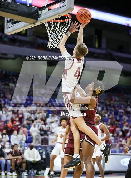 Thumbnail 3 in Grapeland vs. Clarendon (UIL 2A State Championship) photogallery.