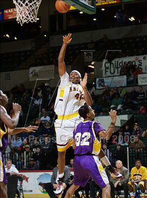 Thumbnail 2 in Mt. Vernon vs Roman Catholic (Prime Time Shootout) photogallery.