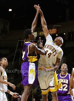 Thumbnail 1 in Mt. Vernon vs Roman Catholic (Prime Time Shootout) photogallery.