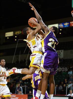 Thumbnail 1 in Mt. Vernon vs Roman Catholic (Prime Time Shootout) photogallery.