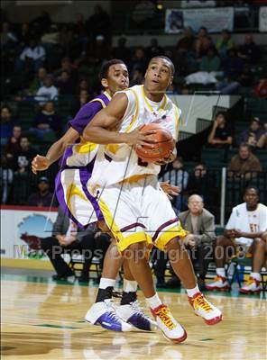Thumbnail 1 in Mt. Vernon vs Roman Catholic (Prime Time Shootout) photogallery.