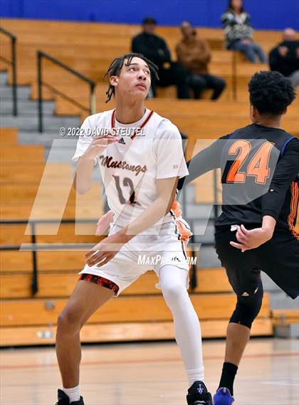 Thumbnail 3 in Cosumnes Oaks vs. Foothill (Stan Harms Classic) photogallery.