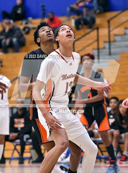 Thumbnail 3 in Cosumnes Oaks vs. Foothill (Stan Harms Classic) photogallery.