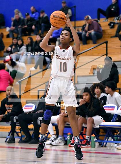 Thumbnail 1 in Cosumnes Oaks vs. Foothill (Stan Harms Classic) photogallery.
