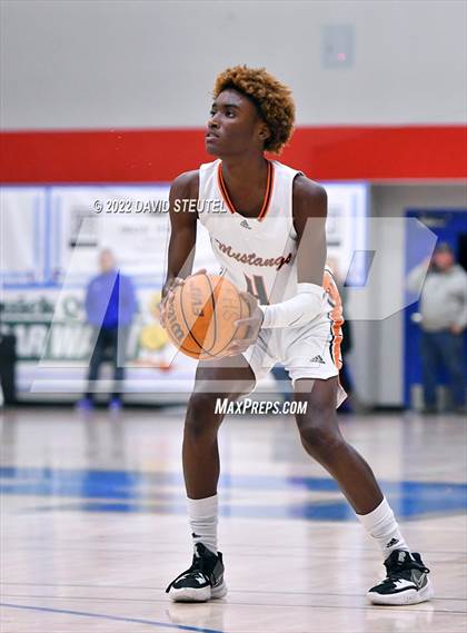 Thumbnail 3 in Cosumnes Oaks vs. Foothill (Stan Harms Classic) photogallery.