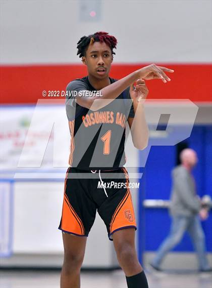 Thumbnail 3 in Cosumnes Oaks vs. Foothill (Stan Harms Classic) photogallery.