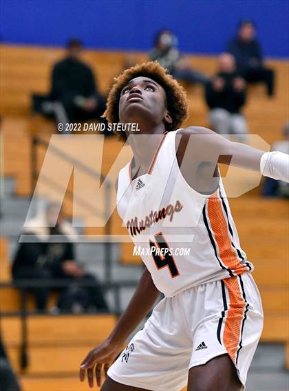 Thumbnail 3 in Cosumnes Oaks vs. Foothill (Stan Harms Classic) photogallery.