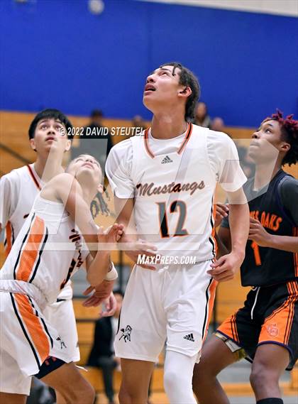 Thumbnail 3 in Cosumnes Oaks vs. Foothill (Stan Harms Classic) photogallery.