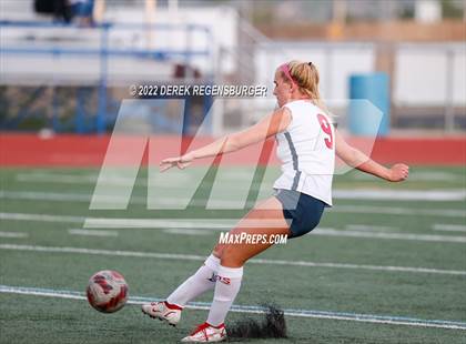 Thumbnail 3 in Fairview vs Broomfield (CHSAA 5A Playoffs Rd 2) photogallery.