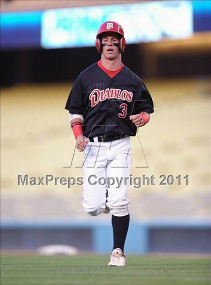 Thumbnail 2 in Etiwanda vs. Mission Viejo (CIF SS D2 Final) photogallery.