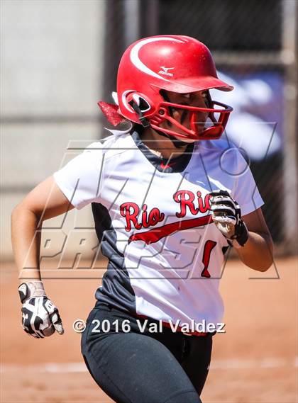 Thumbnail 3 in Rio Rico vs Rincon/University photogallery.