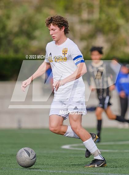 Thumbnail 3 in Laguna Hills vs. El Toro (Hawks Invitational) photogallery.