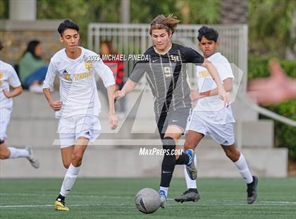 Thumbnail 2 in Laguna Hills vs. El Toro (Hawks Invitational) photogallery.