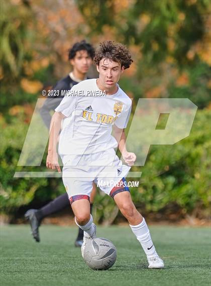 Thumbnail 3 in Laguna Hills vs. El Toro (Hawks Invitational) photogallery.